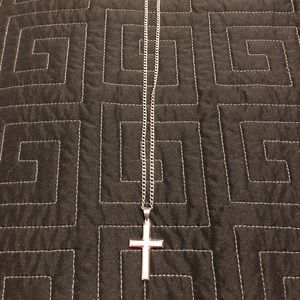 Stainless steel 22 inch necklace with diamonds!